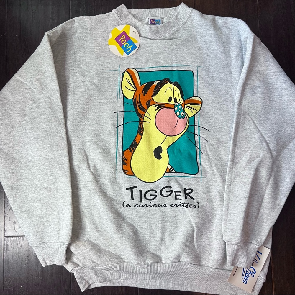 RARE VINTAGE NWT Pooh Tigger Graphic Crewneck Sweater - Gray Men Large